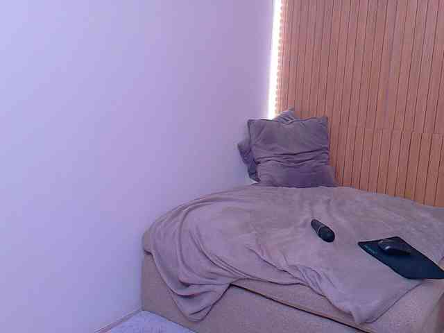 SellennaX webcam