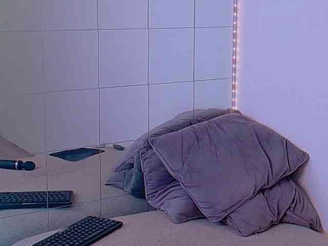 SellennaX webcam