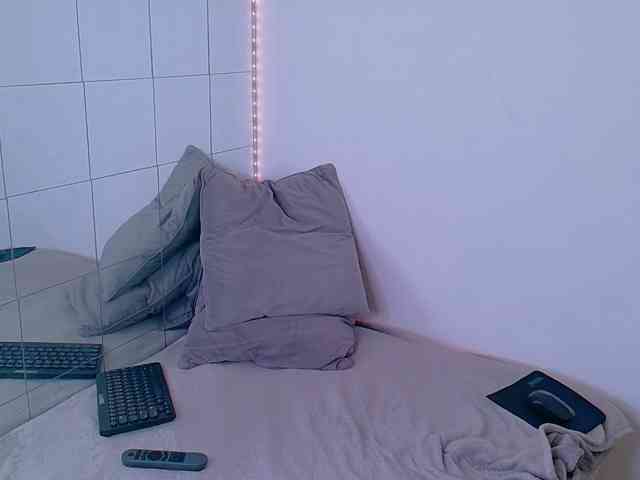 SellennaX webcam