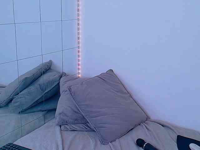 SellennaX webcam