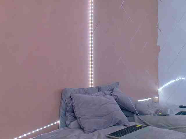 SellennaX webcam
