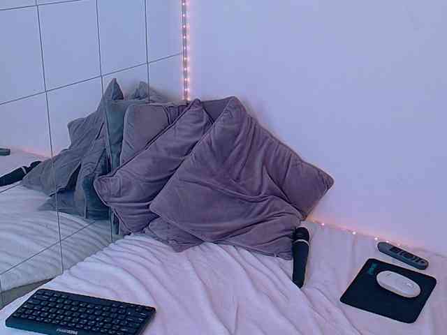 SellennaX webcam