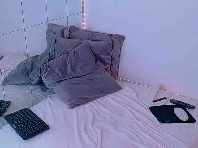 SellennaX webcam
