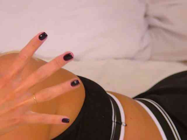 SweetAyra webcam