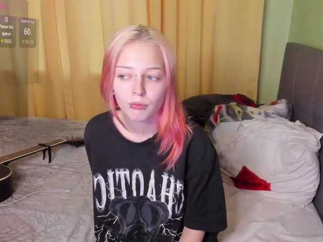 LiaPetite live cam on BongaCams