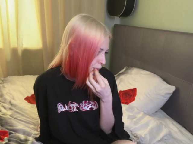LiaPetite live cam on BongaCams