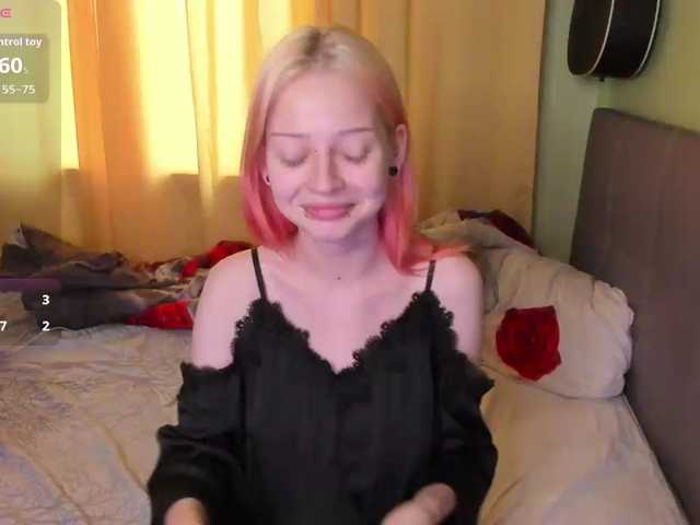 LiaPetite live cam on BongaCams
