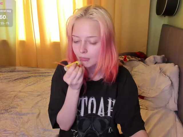 LiaPetite live cam preview