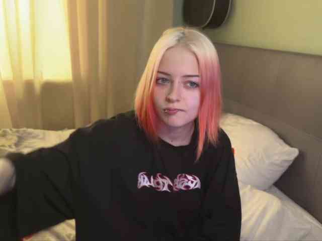 LiaPetite webcam