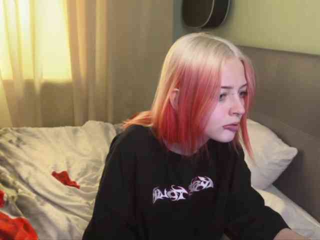 LiaPetite webcam