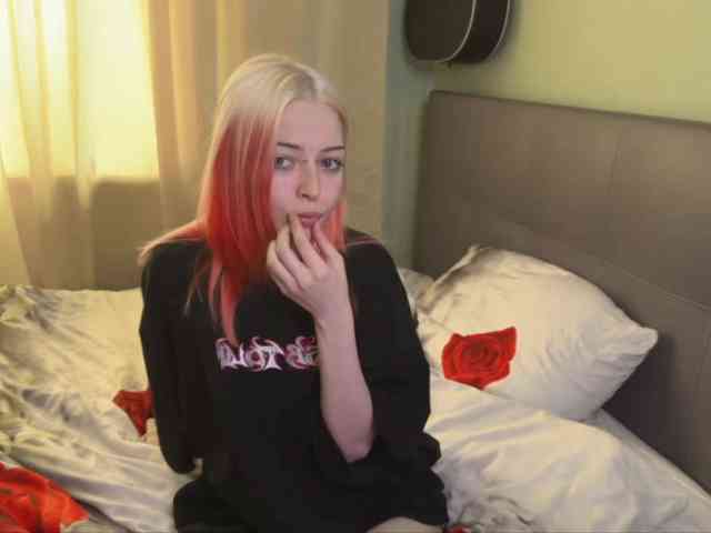 LiaPetite webcam