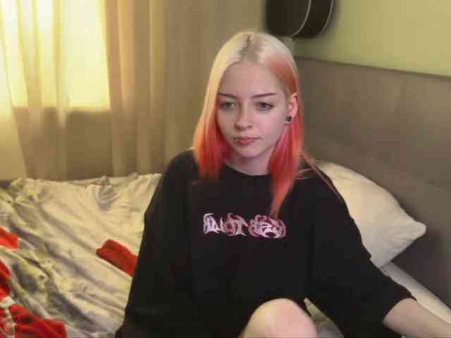 LiaPetite webcam