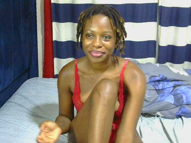 Prettypicky live cam on BongaCams