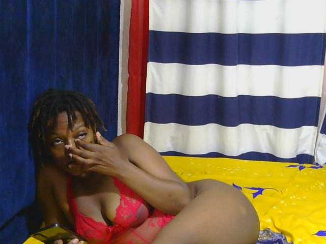 Prettypicky live cam on BongaCams