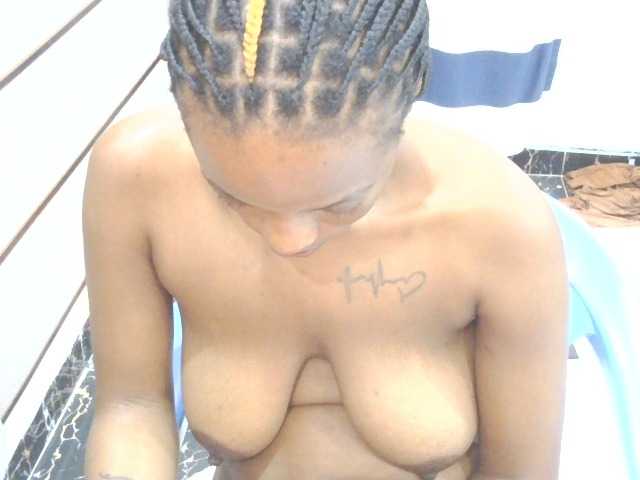 Prettypicky live cam on BongaCams