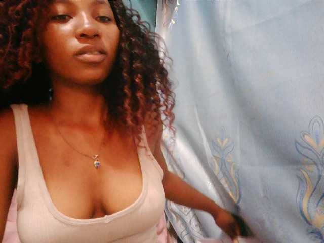Sorayah1 live cam on BongaCams