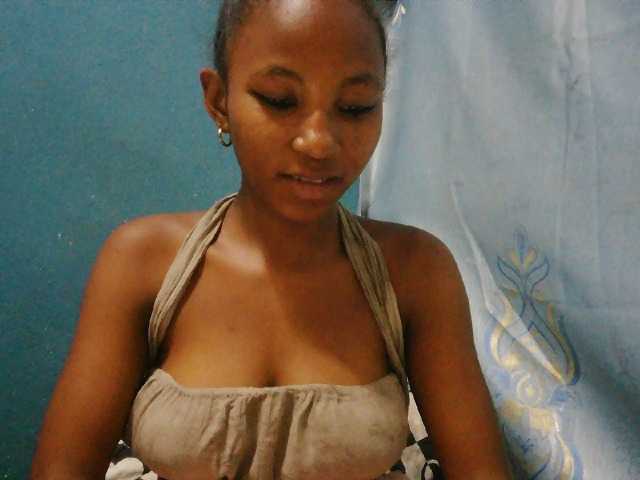 Sorayah1 live cam on BongaCams