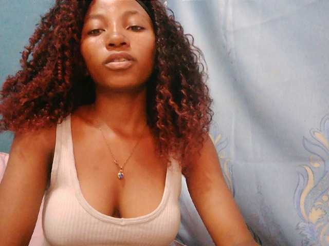 Sorayah1 live cam on BongaCams