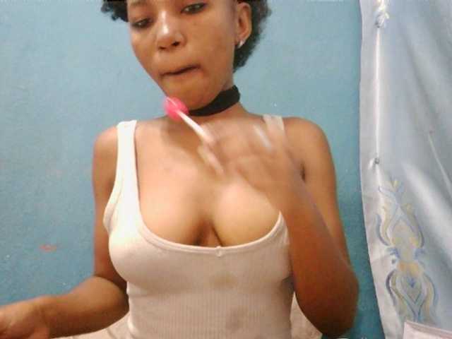 Sorayah1 live cam on BongaCams