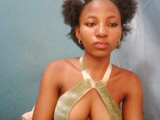 Sorayah1 live cam on BongaCams