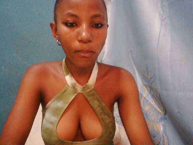 Sorayah1 live cam on BongaCams