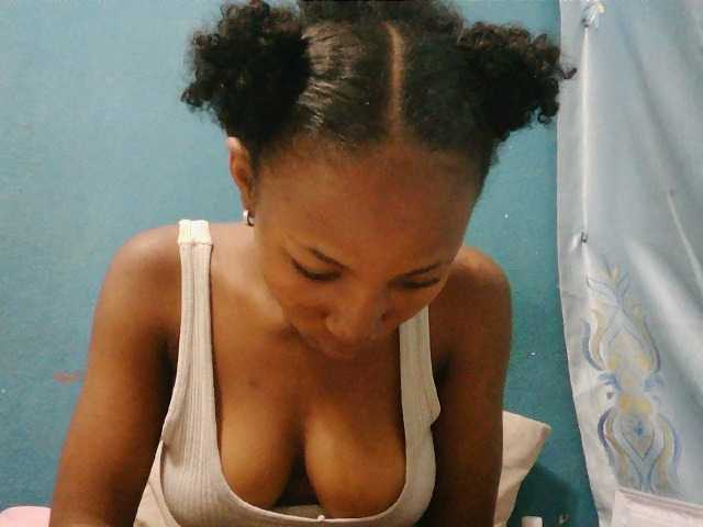Sorayah1 live cam on BongaCams