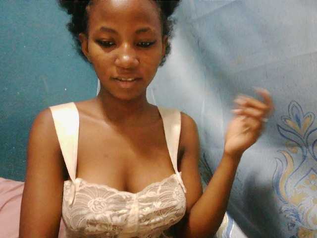 Sorayah1 live cam on BongaCams