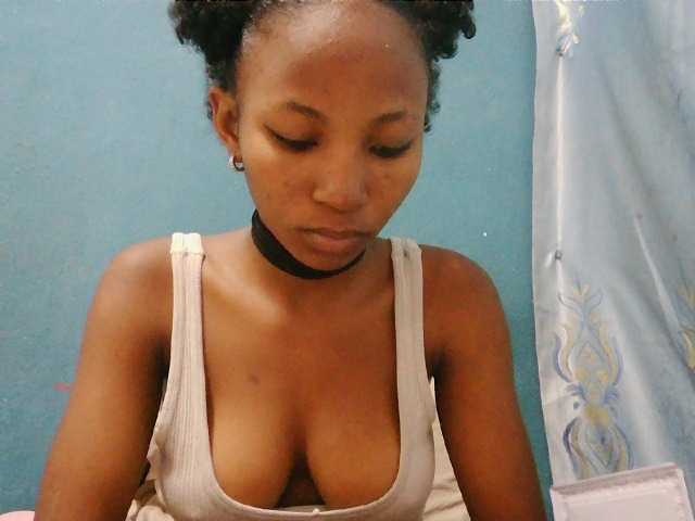 Sorayah1 live cam on BongaCams