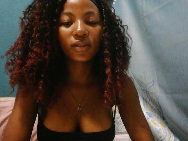 Sorayah1 live cam on BongaCams