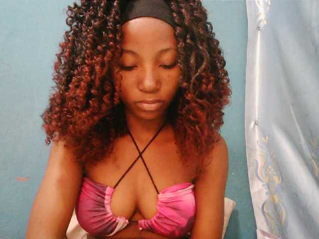 Sorayah1 live cam on BongaCams