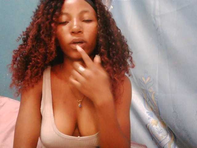 Sorayah1 live cam on BongaCams