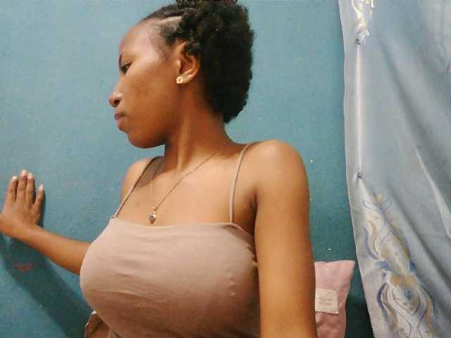 Sorayah1 live cam on BongaCams