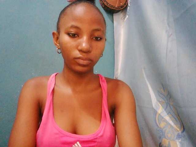 Sorayah1 webcam model