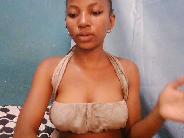Sorayah1 live cam on BongaCams