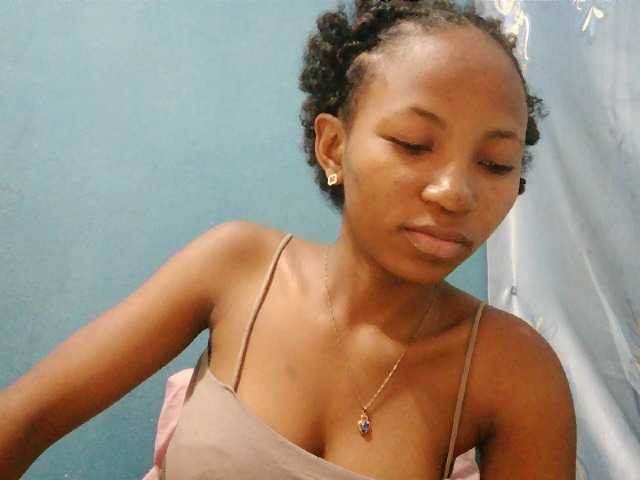 Sorayah1 live cam on BongaCams