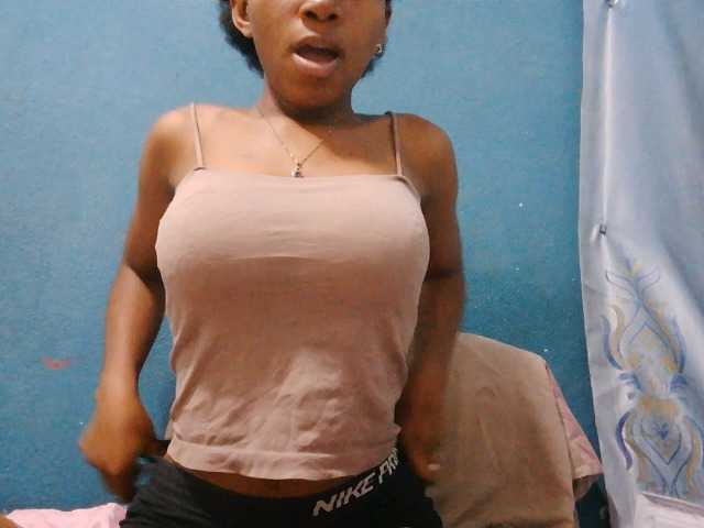 Sorayah1 live cam on BongaCams