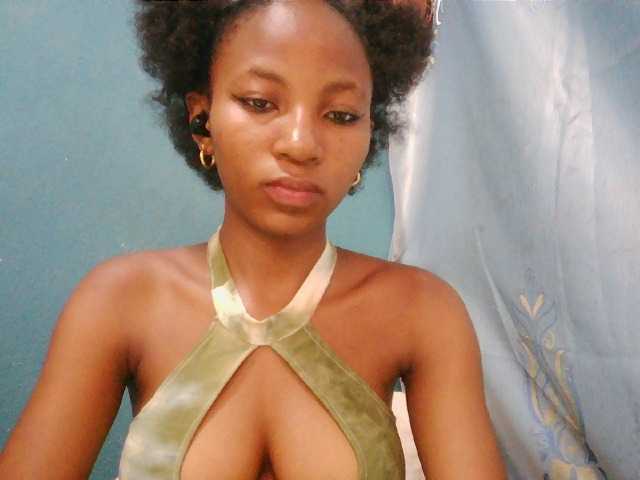 Sorayah1 live cam on BongaCams