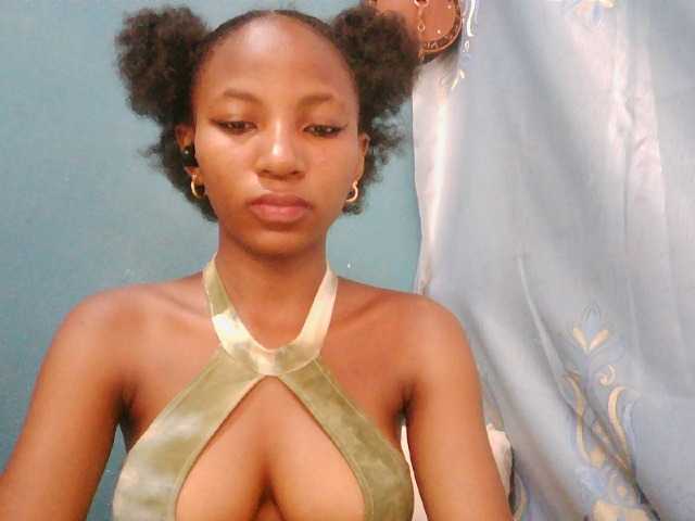 Sorayah1 live cam on BongaCams