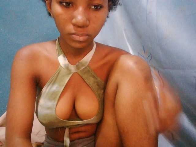Sorayah1 live cam on BongaCams
