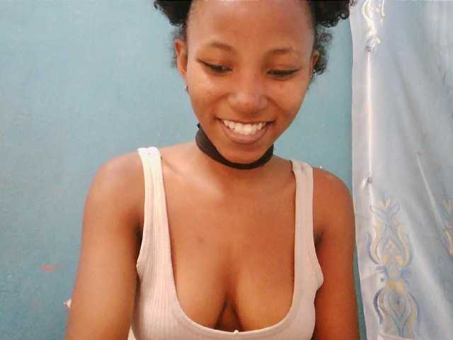 Sorayah1 live cam on BongaCams