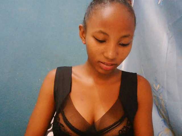 Sorayah1 live cam on BongaCams