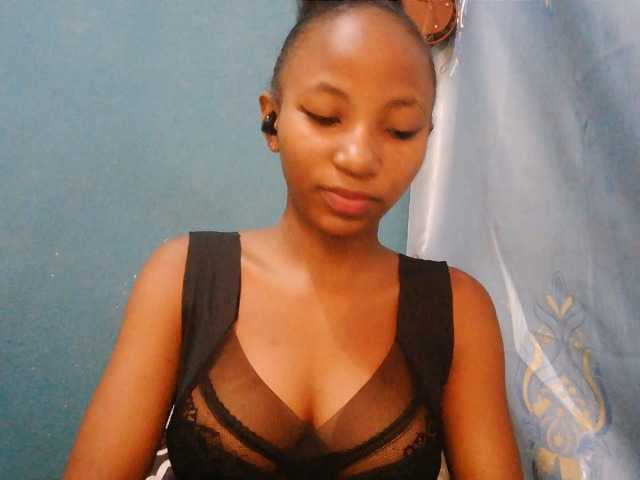 Sorayah1 live cam on BongaCams