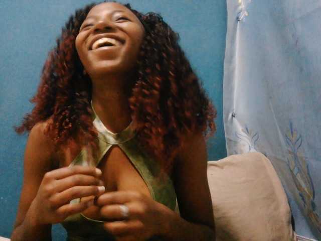Sorayah1 live cam on BongaCams