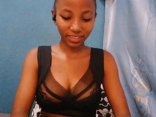 Sorayah1 live cam on BongaCams