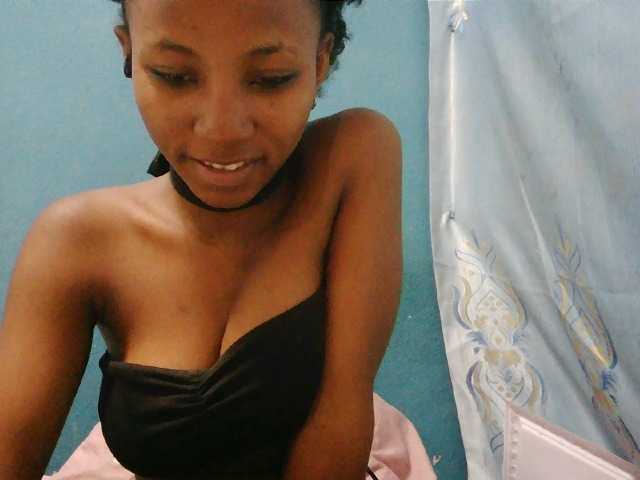 Sorayah1 live cam on BongaCams