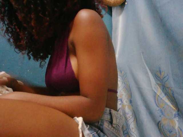 Sorayah1 live cam on BongaCams