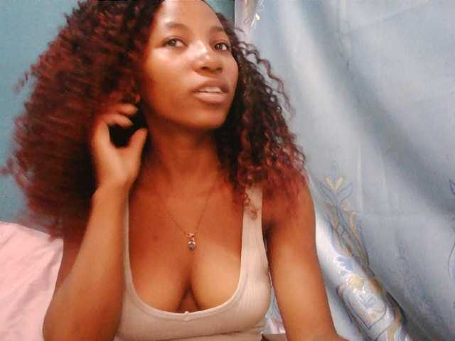 Sorayah1 live cam on BongaCams
