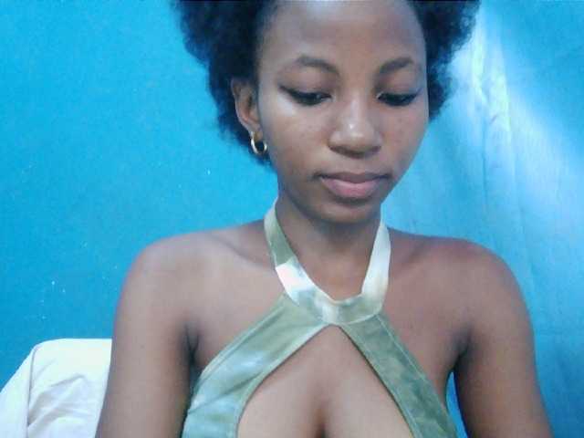 Sorayah1 live cam on BongaCams