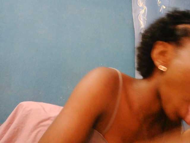 Sorayah1 live cam on BongaCams