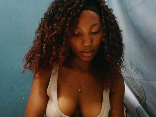 Sorayah1 live cam on BongaCams